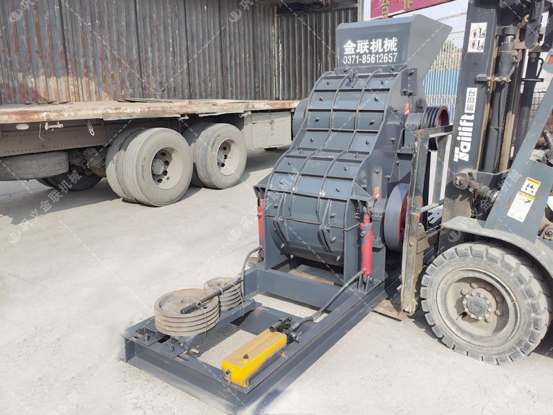 SCF1100X1000大型雙級粉碎機發(fā)貨圖片_發(fā)往甘肅平陽_破碎煤矸石 SCF1100X1000大型雙級粉碎機發(fā)貨圖片_發(fā)往甘肅平陽_破碎煤矸石